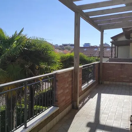 Duplex Con Doppi Servizi Piazza Aurora アパート リド・ディ・イエゾロ