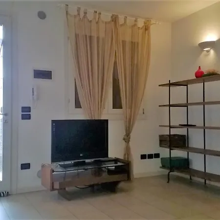 Duplex Con Doppi Servizi Piazza Aurora 아파트
