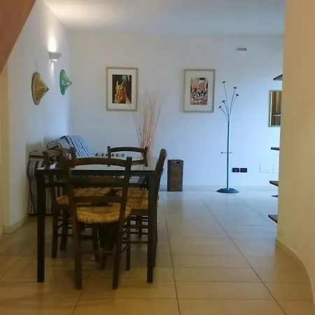 Duplex Con Doppi Servizi Piazza Aurora 아파트 *