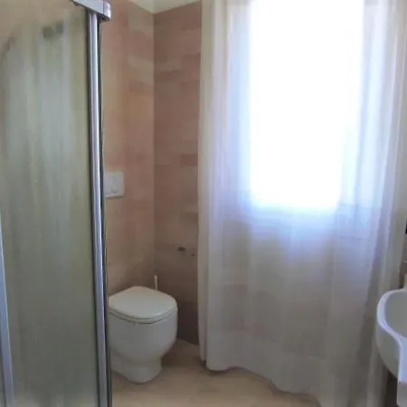 Duplex Con Doppi Servizi Piazza Aurora 아파트